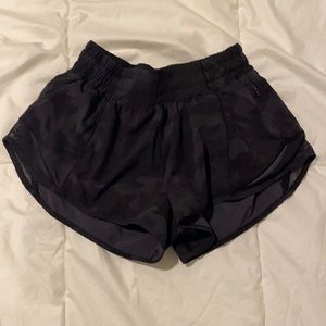 Lululemon Camo Hotty Hot Low Rise Short 2.5"